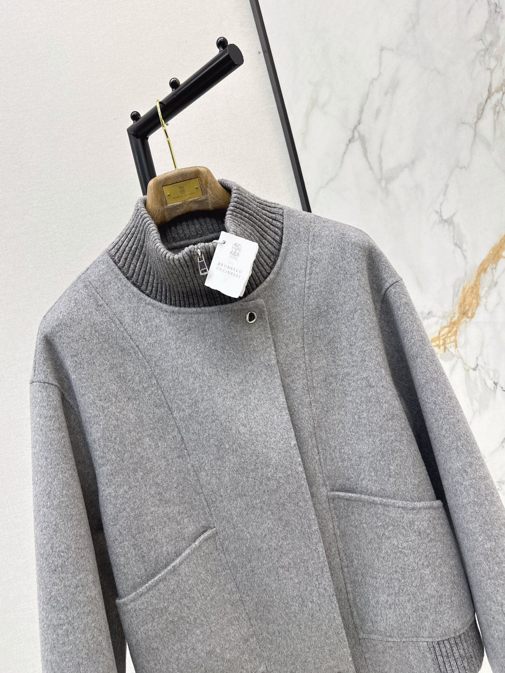 26Latest Autumn/Winter Double-Faced Wool Coat with Ribbed Knit Stand Collar