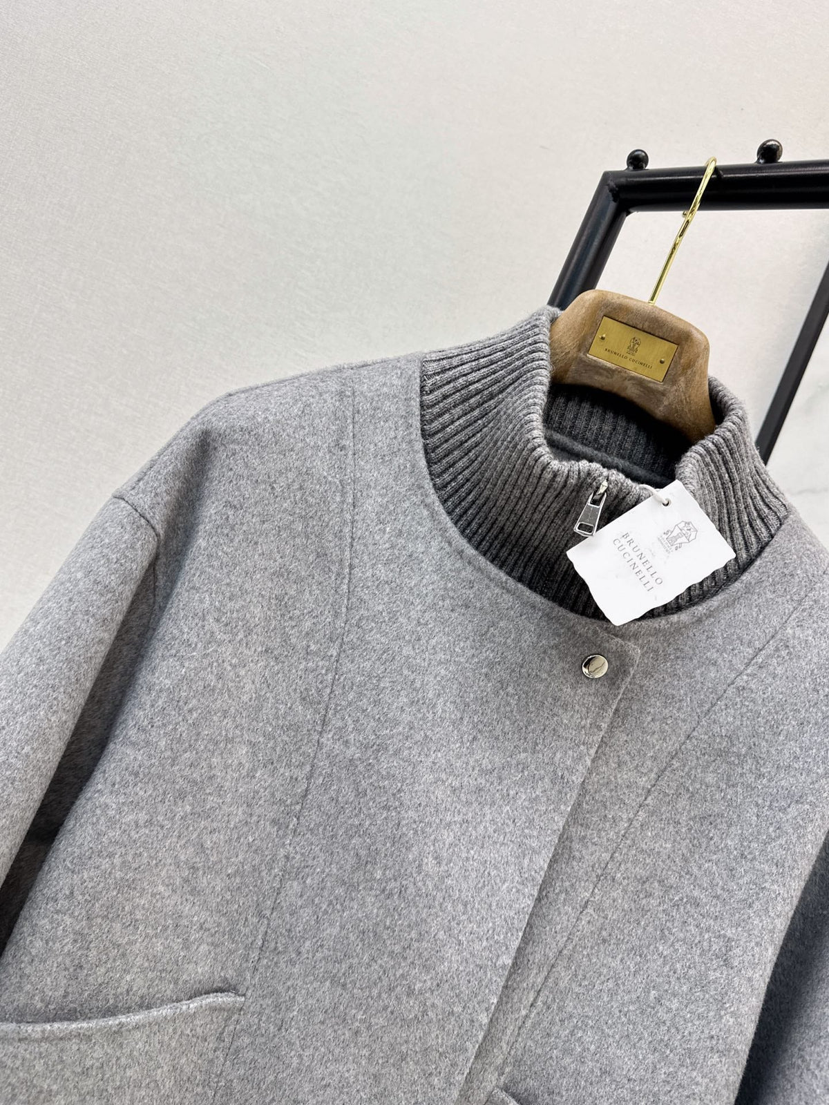 26Latest Autumn/Winter Double-Faced Wool Coat with Ribbed Knit Stand Collar