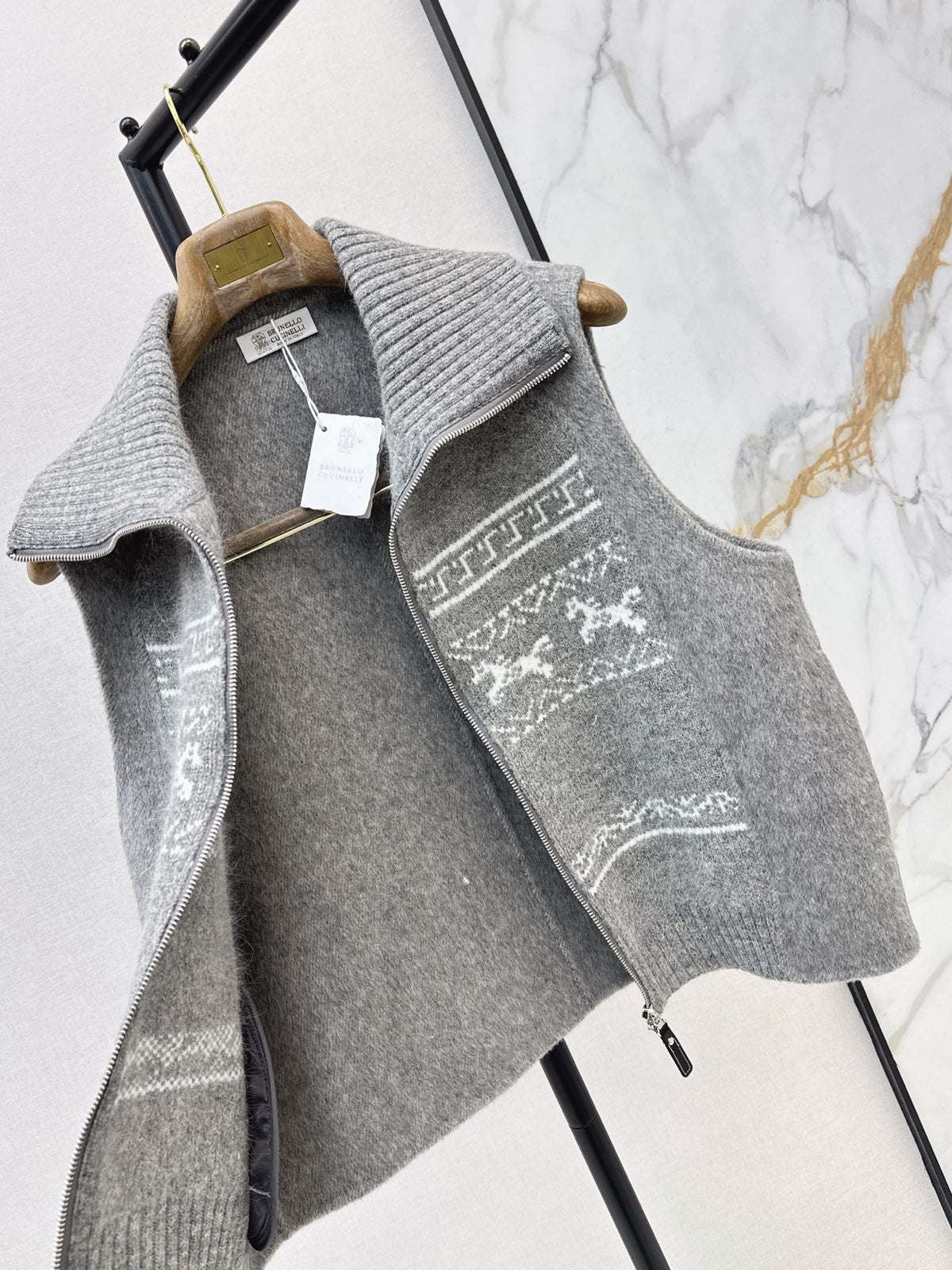 26A must-have Fair Isle style double-faced wool-blend coat with a lapel collar—the latest arrival for the autumn/winter season.
