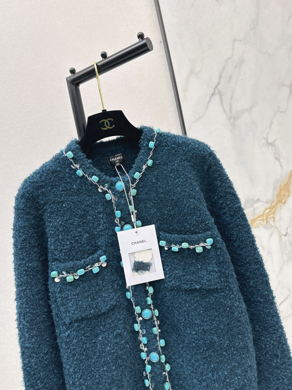 26Latest Autumn/Winter Vintage-Style Crew-Neck Cardigan Featuring Heavyweight, Dimensional Beading