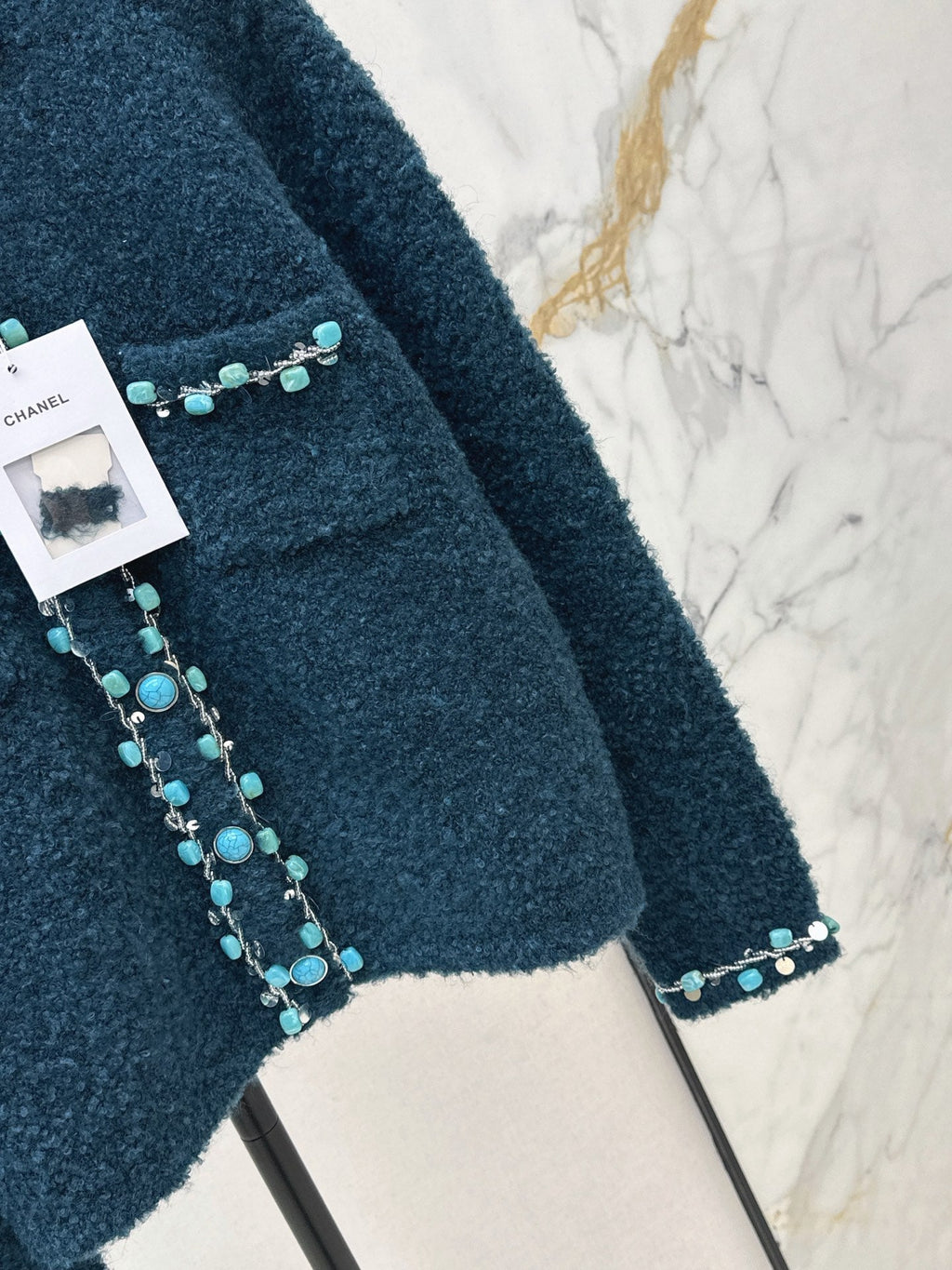 26Latest Autumn/Winter Vintage-Style Crew-Neck Cardigan Featuring Heavyweight, Dimensional Beading