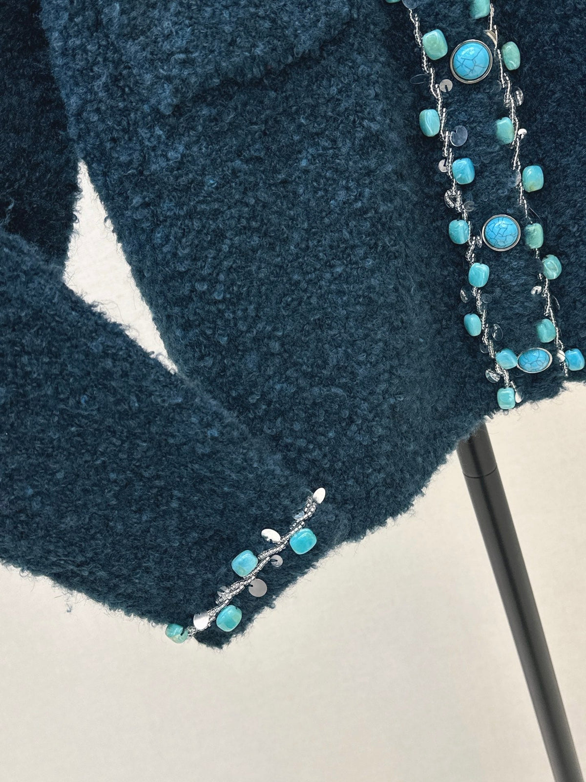 26Latest Autumn/Winter Vintage-Style Crew-Neck Cardigan Featuring Heavyweight, Dimensional Beading
