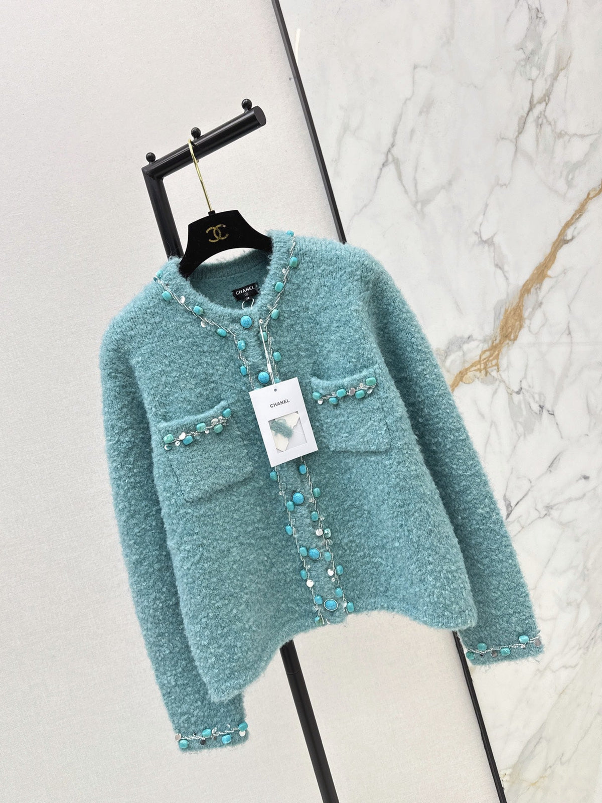 26Latest Autumn/Winter Vintage-Style Crew-Neck Cardigan Featuring Heavyweight, Dimensional Beading