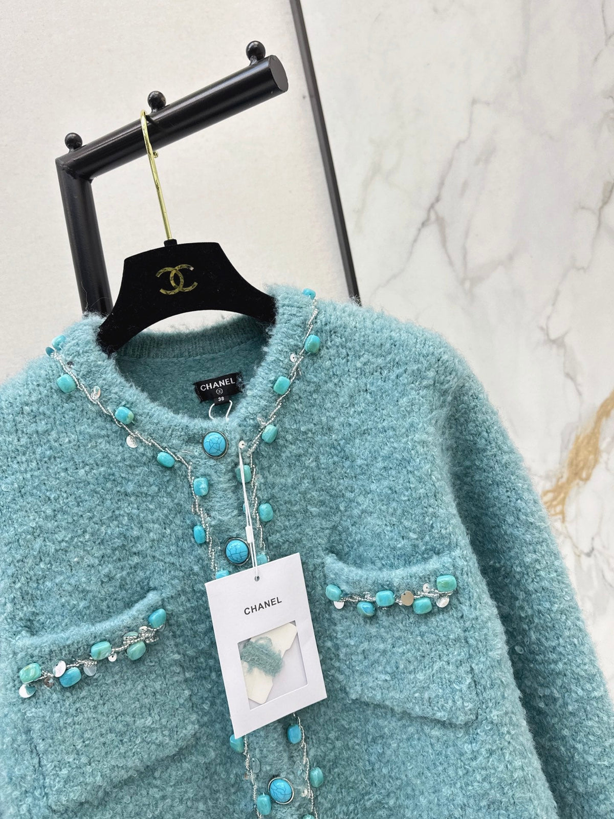 26Latest Autumn/Winter Vintage-Style Crew-Neck Cardigan Featuring Heavyweight, Dimensional Beading