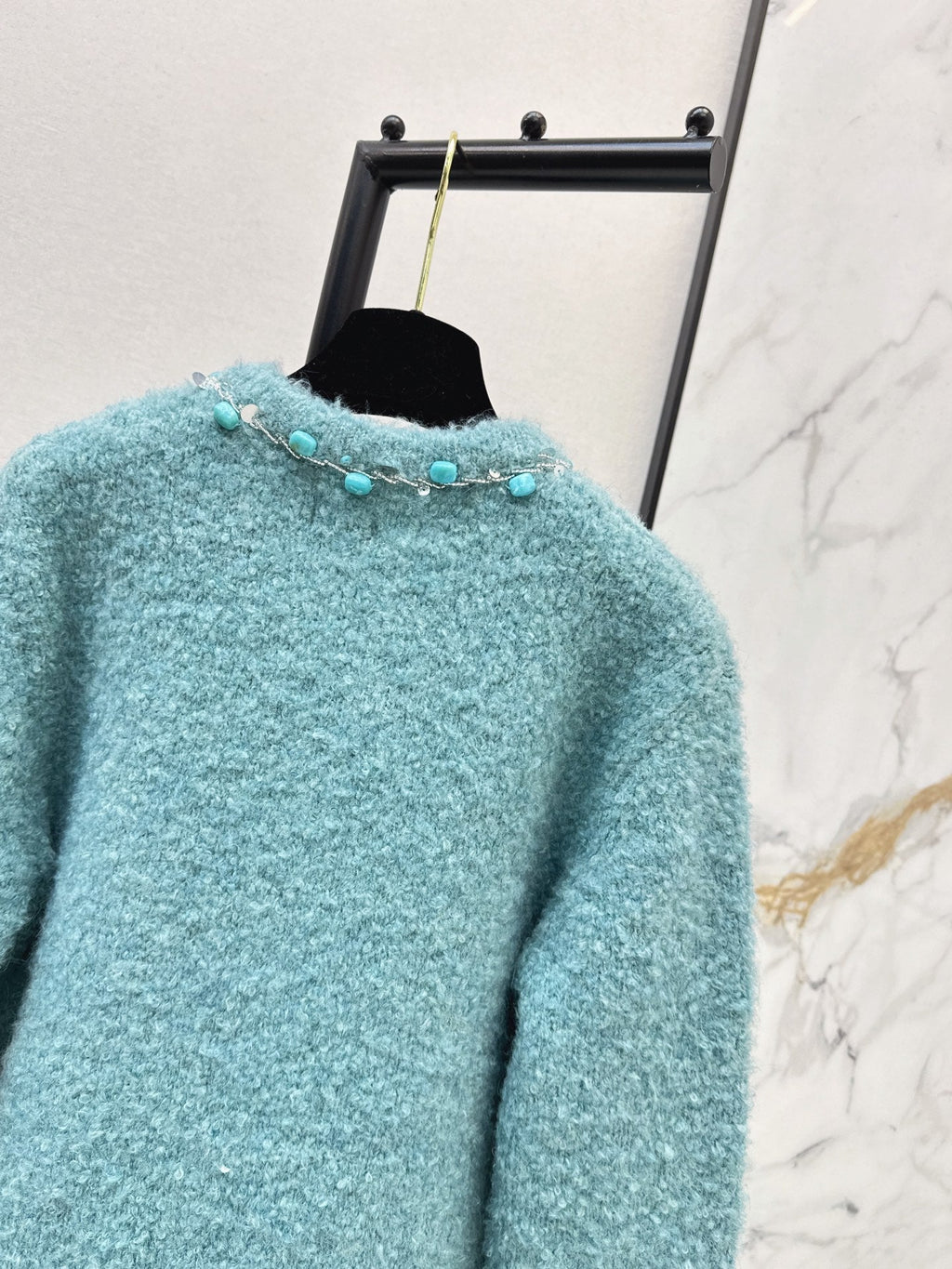 26Latest Autumn/Winter Vintage-Style Crew-Neck Cardigan Featuring Heavyweight, Dimensional Beading