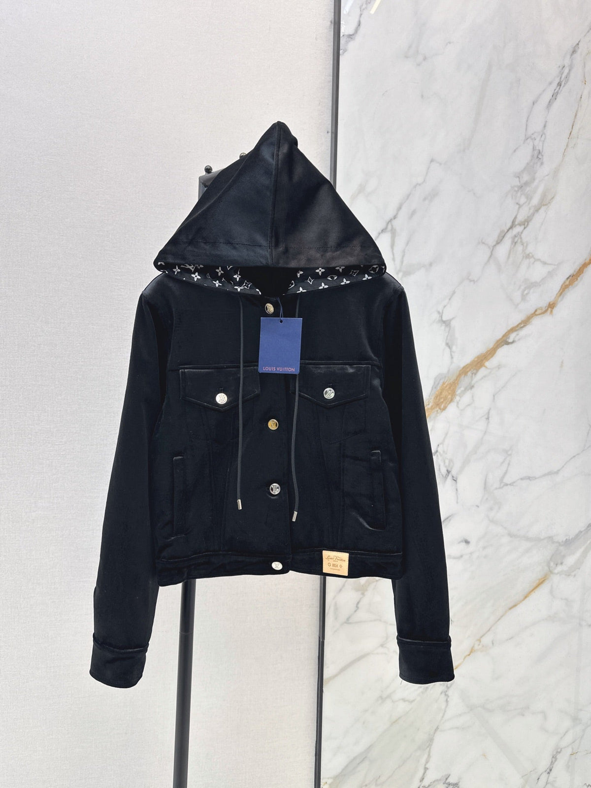 26Latest Autumn/Winter Casual Hooded Jacket with Logo Monogram Lining