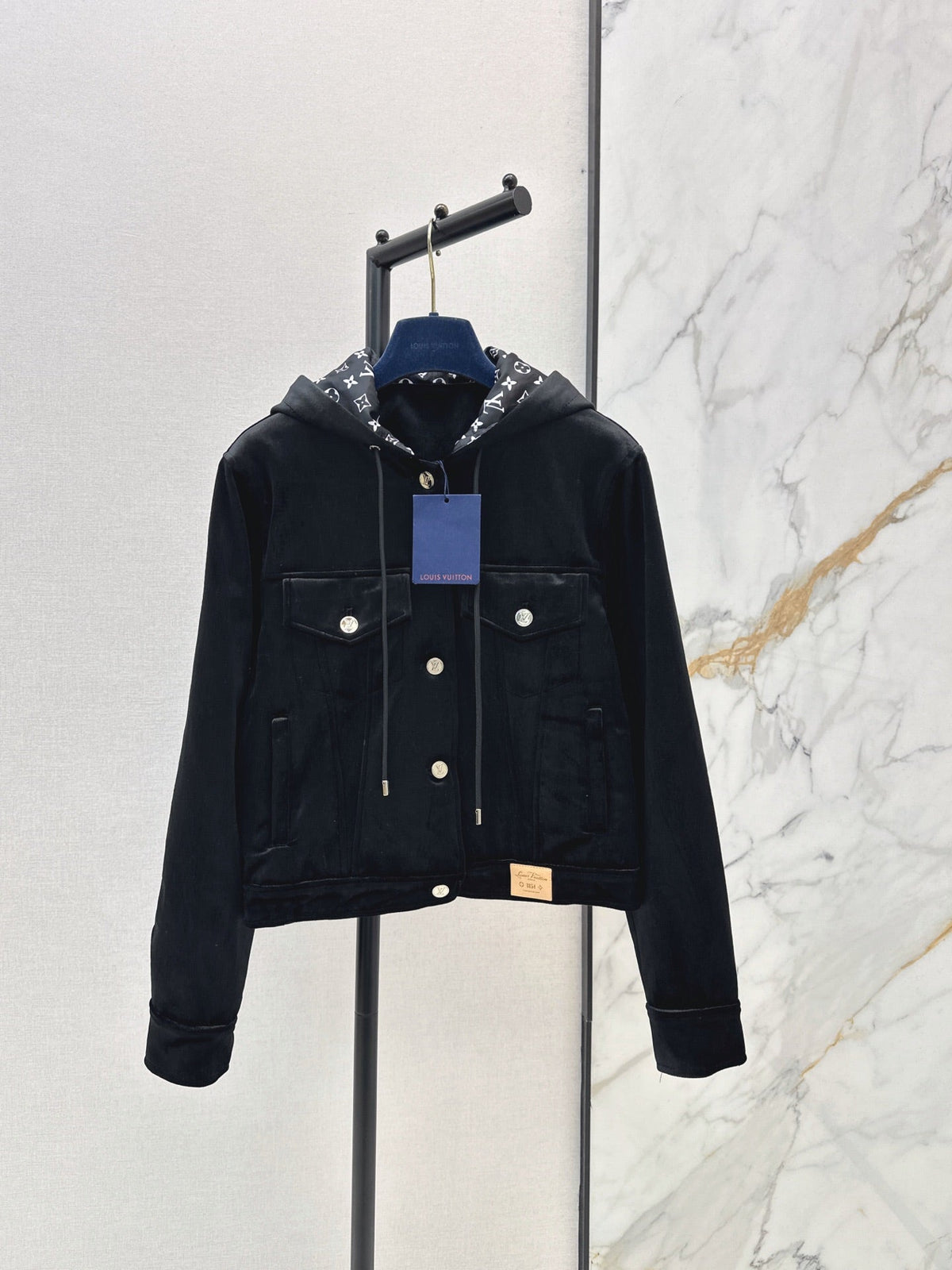 26Latest Autumn/Winter Casual Hooded Jacket with Logo Monogram Lining