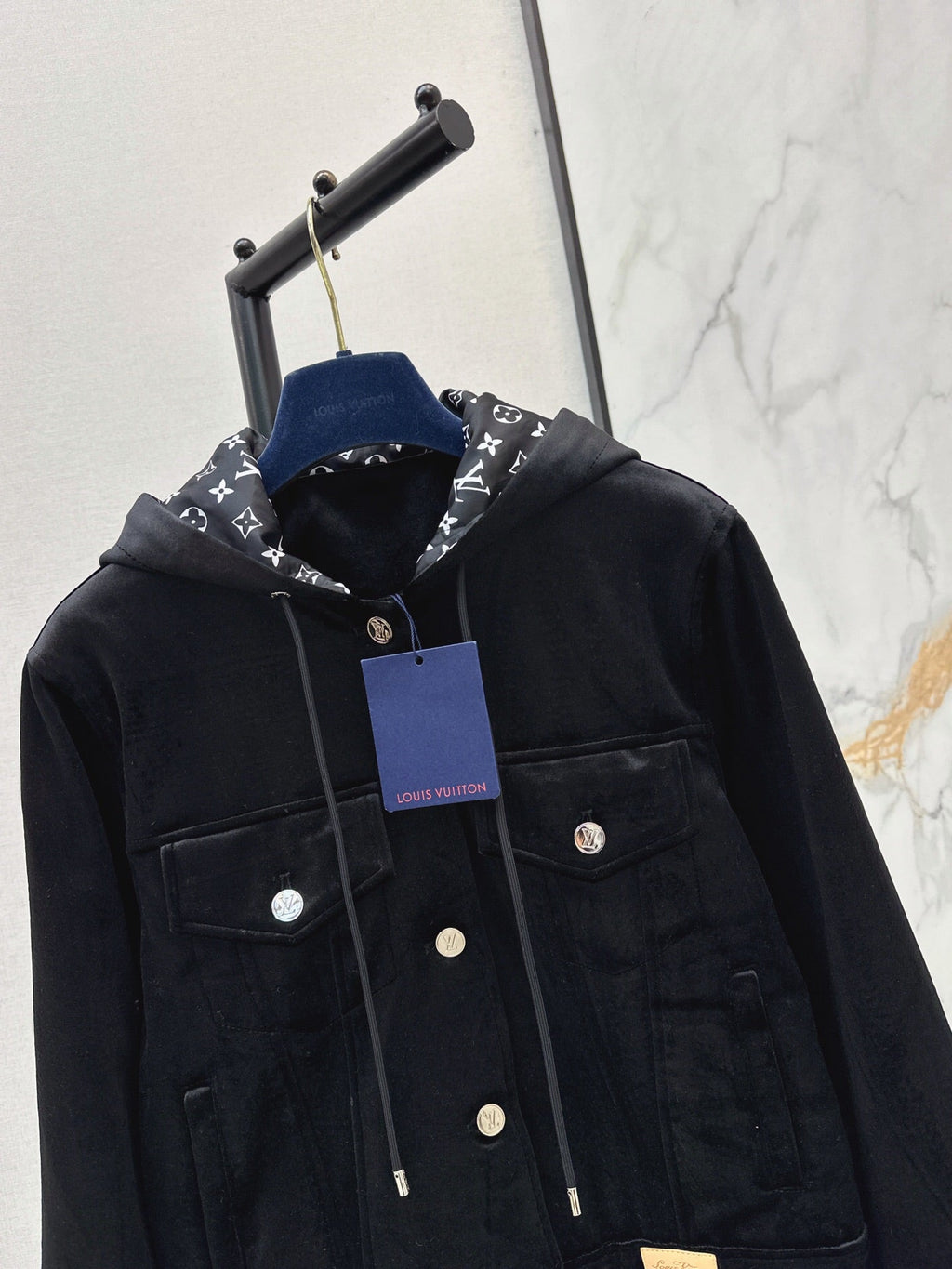 26Latest Autumn/Winter Casual Hooded Jacket with Logo Monogram Lining