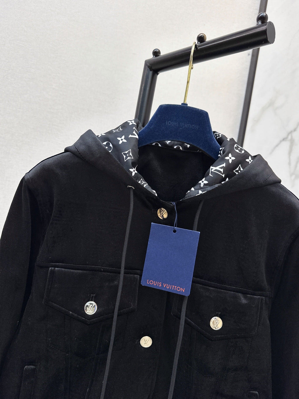 26Latest Autumn/Winter Casual Hooded Jacket with Logo Monogram Lining