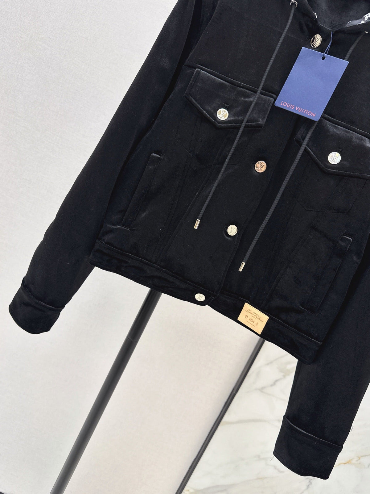 26Latest Autumn/Winter Casual Hooded Jacket with Logo Monogram Lining