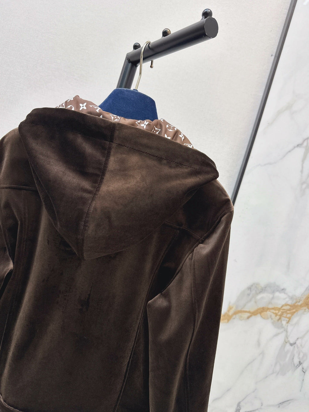 26Latest Autumn/Winter Casual Hooded Jacket with Logo Monogram Lining