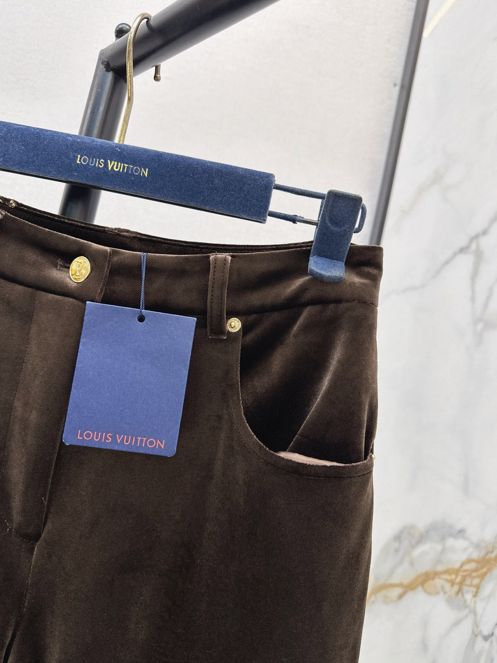 26Latest Autumn/Winter High-Waisted Cuffed Trousers with Logo Monogram Print
