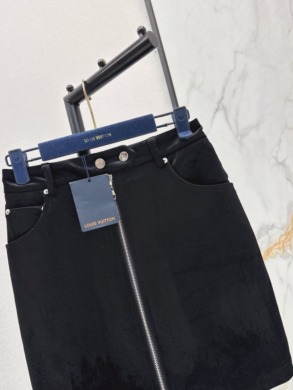 26Latest Autumn/Winter Logo-Print Zip-Front Skirt