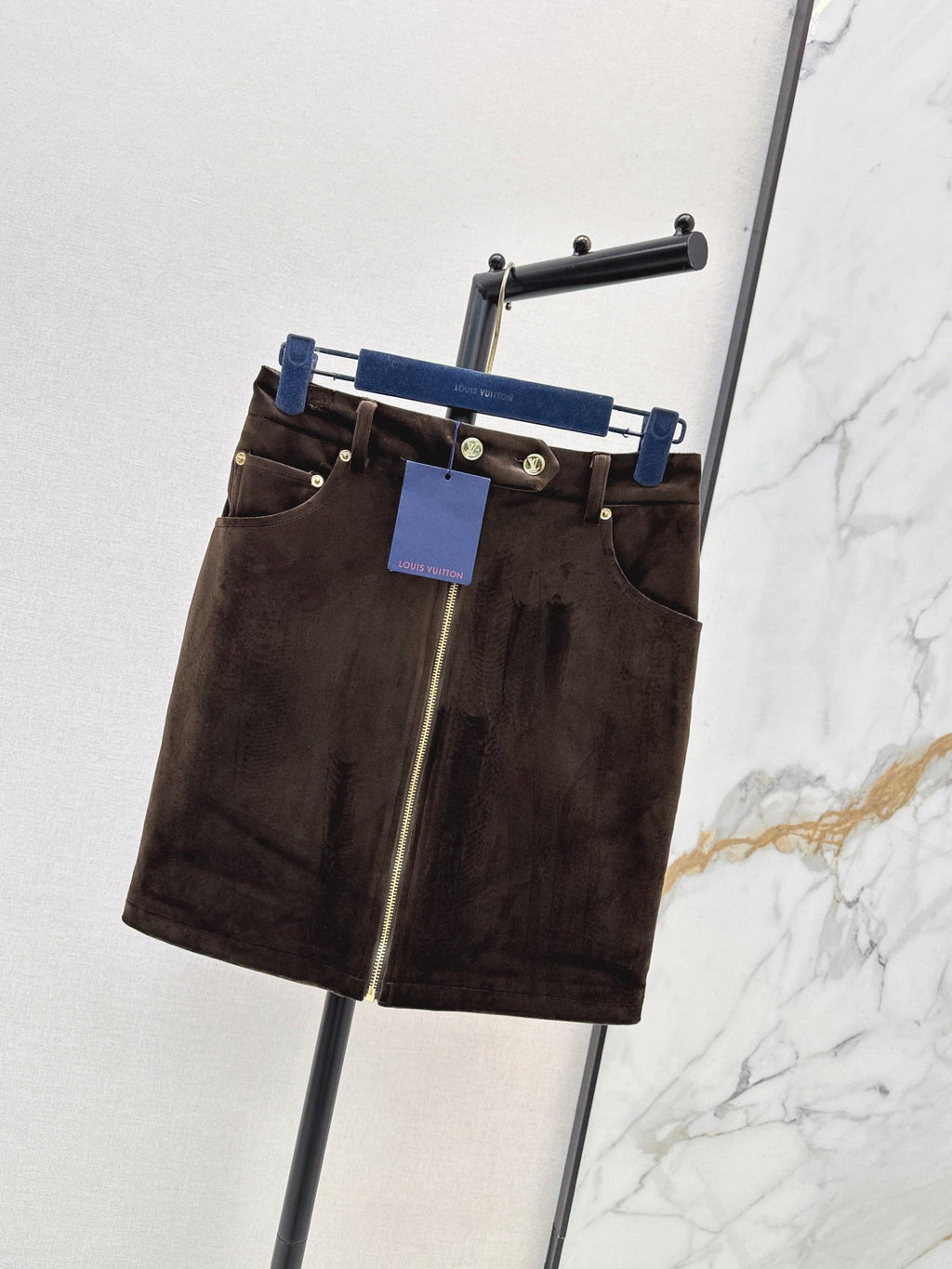 26Latest Autumn/Winter Logo-Print Zip-Front Skirt