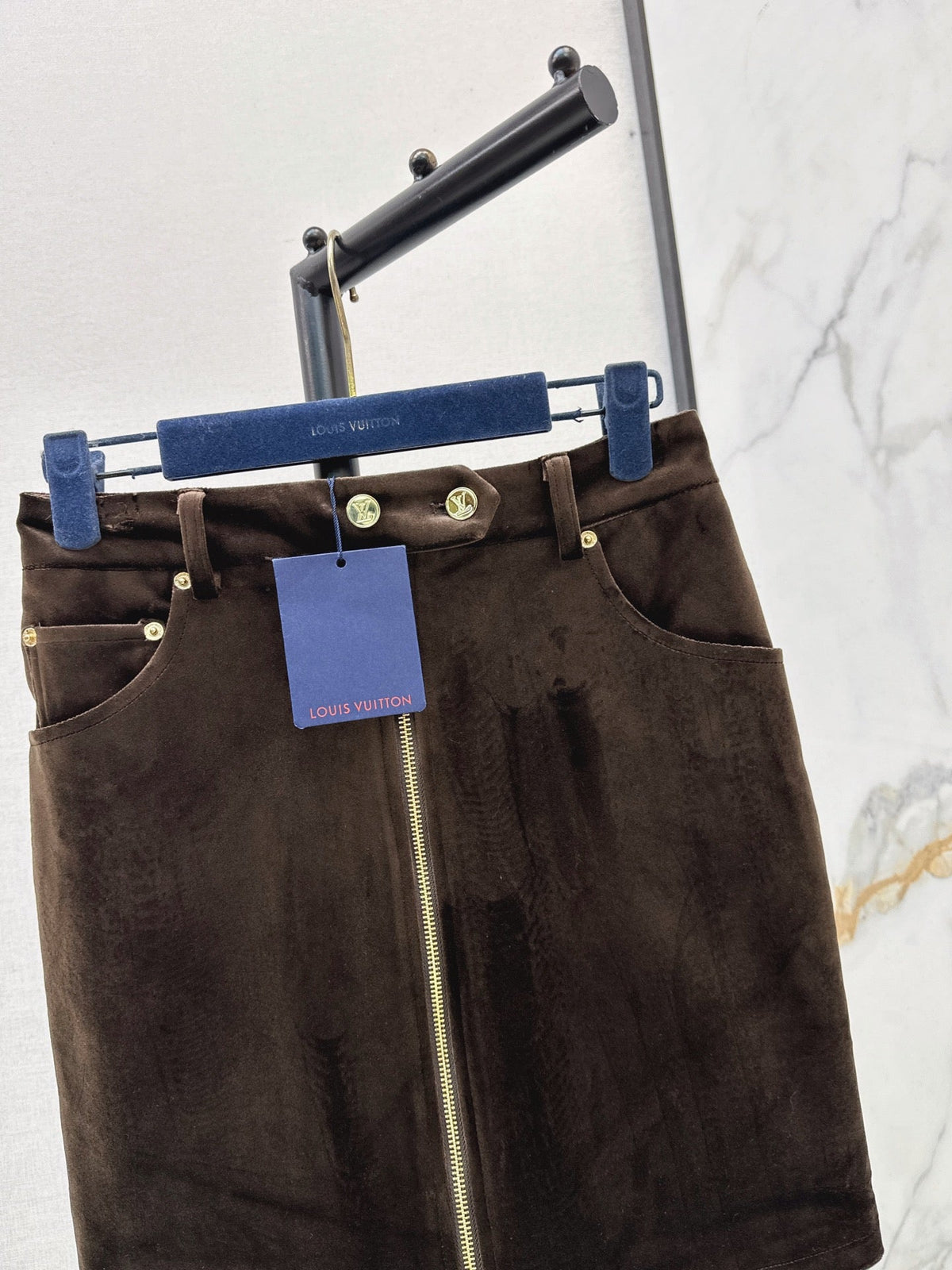 26Latest Autumn/Winter Logo-Print Zip-Front Skirt