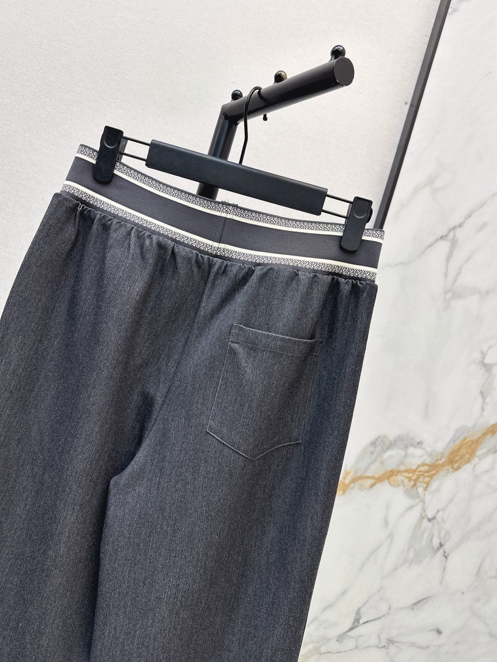 26Latest Autumn/Winter Wide-Leg Casual Trousers with Lettered Waistband