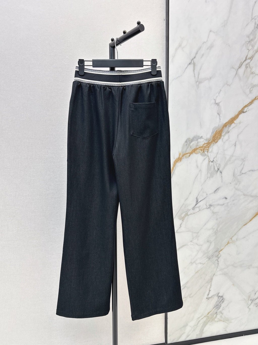 26Latest Autumn/Winter Wide-Leg Casual Trousers with Lettered Waistband