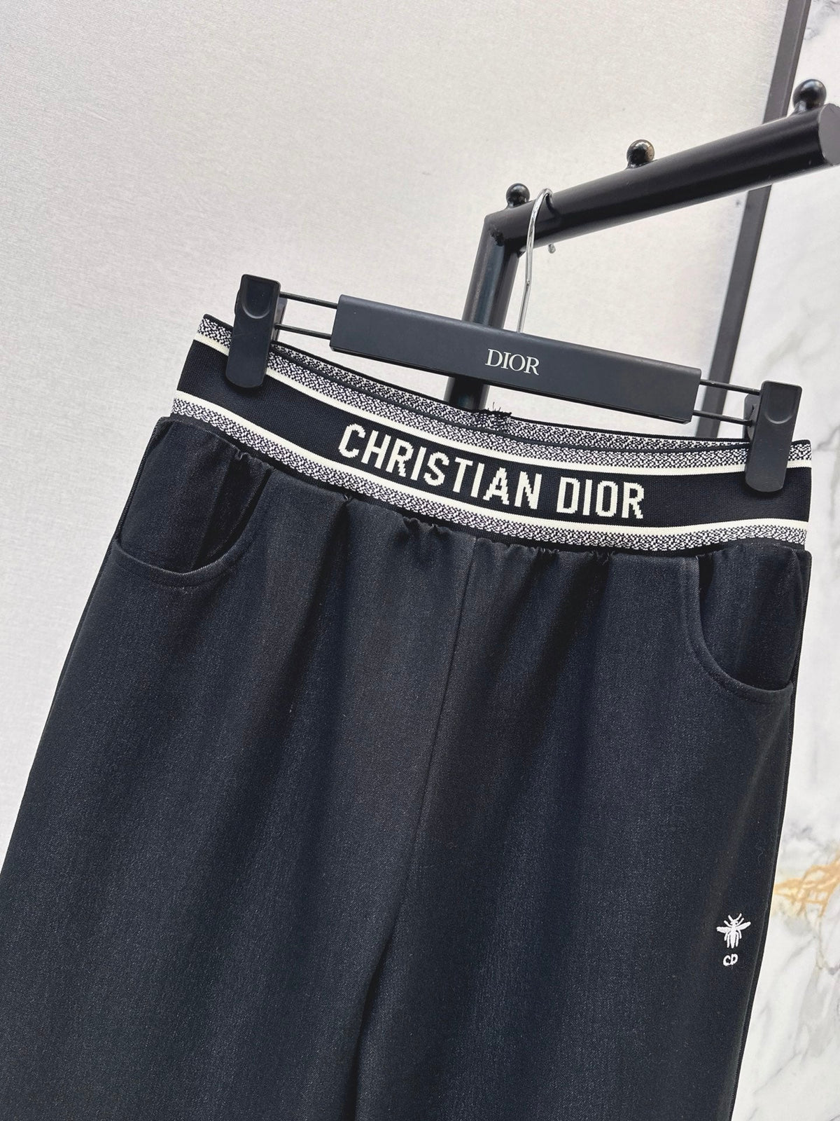 26Latest Autumn/Winter Wide-Leg Casual Trousers with Lettered Waistband