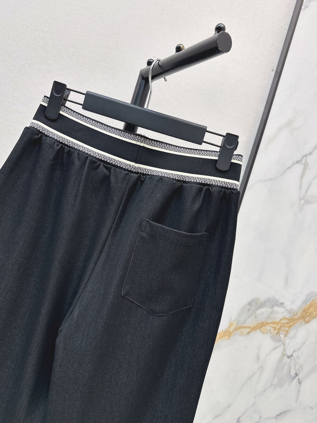 26Latest Autumn/Winter Wide-Leg Casual Trousers with Lettered Waistband
