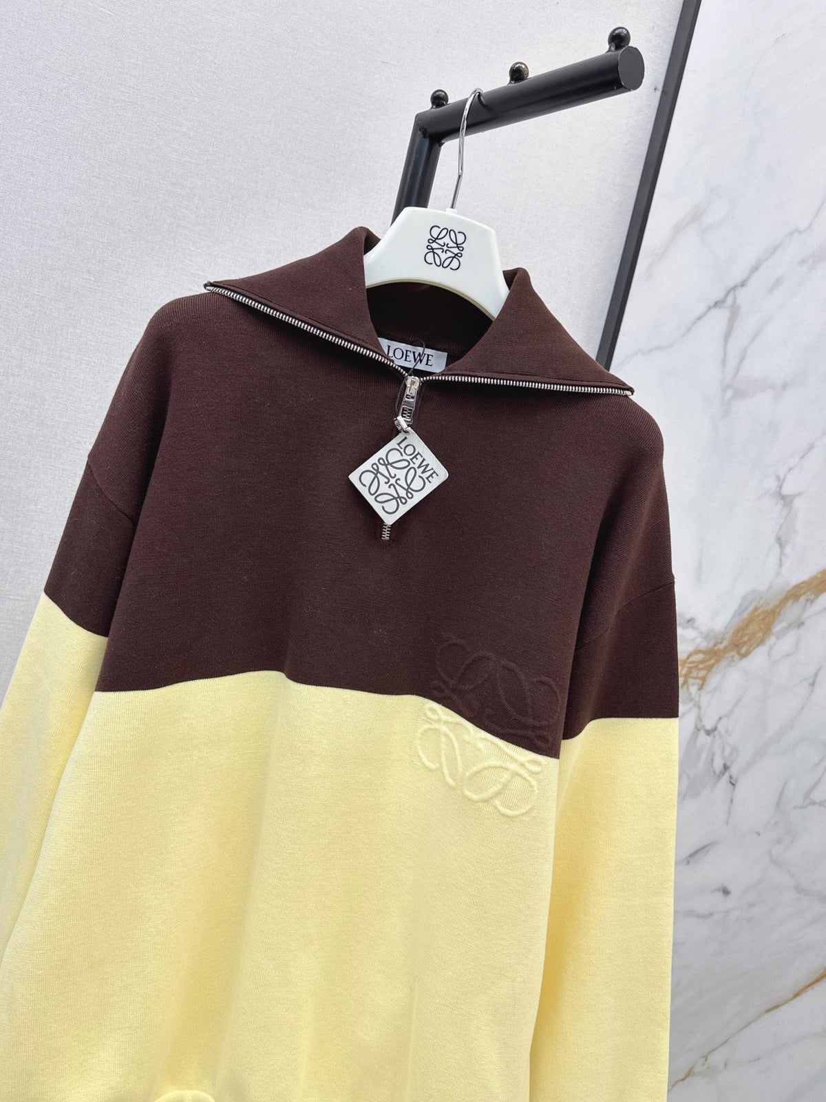 26Latest Autumn/Winter Retro Color-Block Half-Zip Knit Sweatshirt