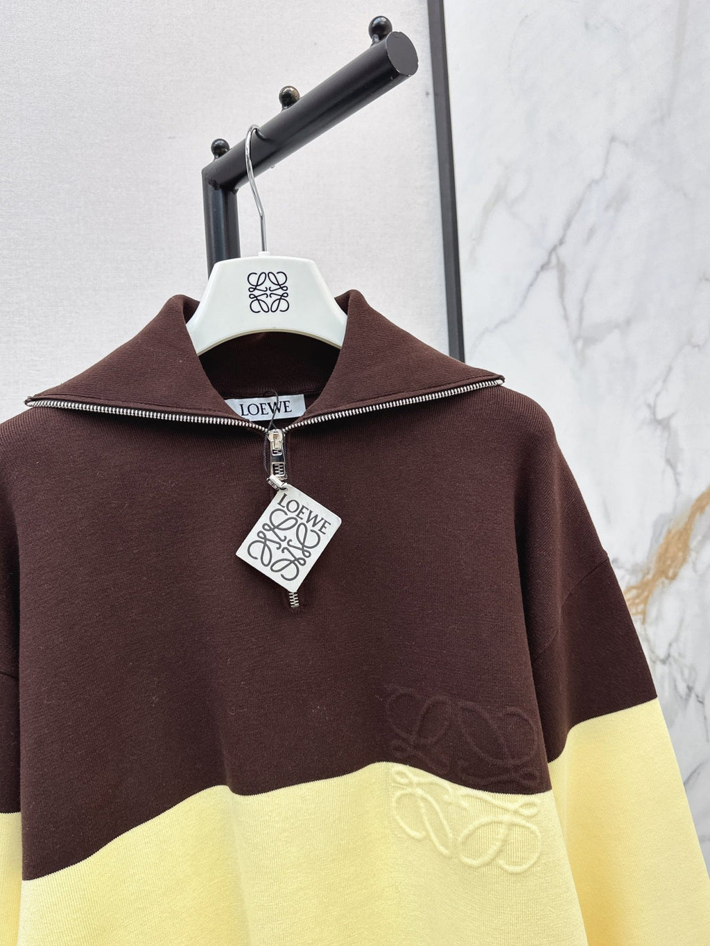 26Latest Autumn/Winter Retro Color-Block Half-Zip Knit Sweatshirt