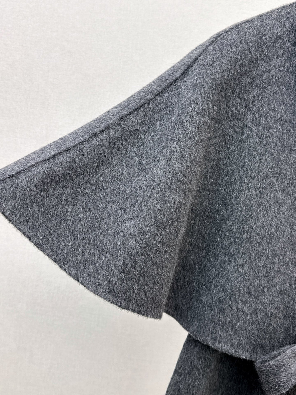 26Latest Autumn/Winter Double-Faced Wool-Blend Cropped Cape Coat
