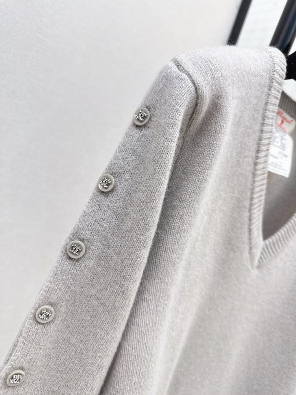 26Latest Autumn/Winter V-Neck Long-Sleeve Sweater