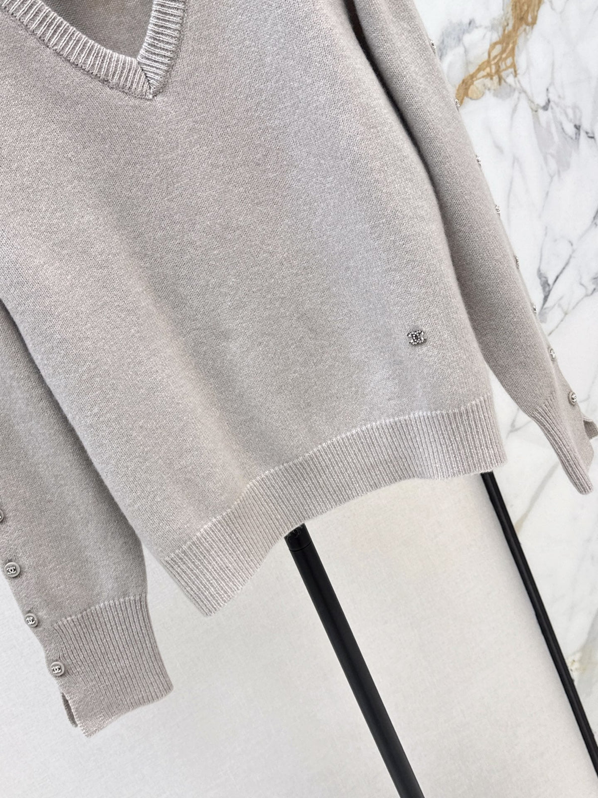 26Latest Autumn/Winter V-Neck Long-Sleeve Sweater