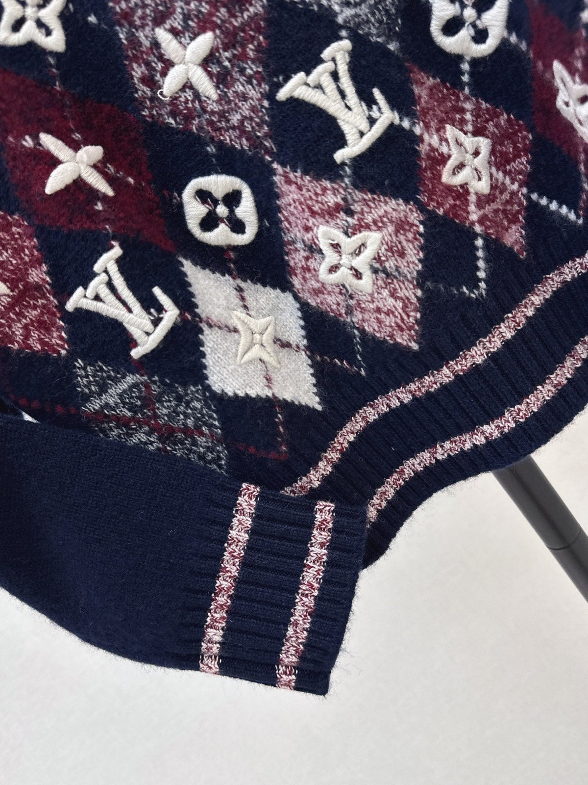26Latest Autumn/Winter Jacquard Sweater: Intricate 3D Embroidered Logo & Color-Block Diamond Pattern