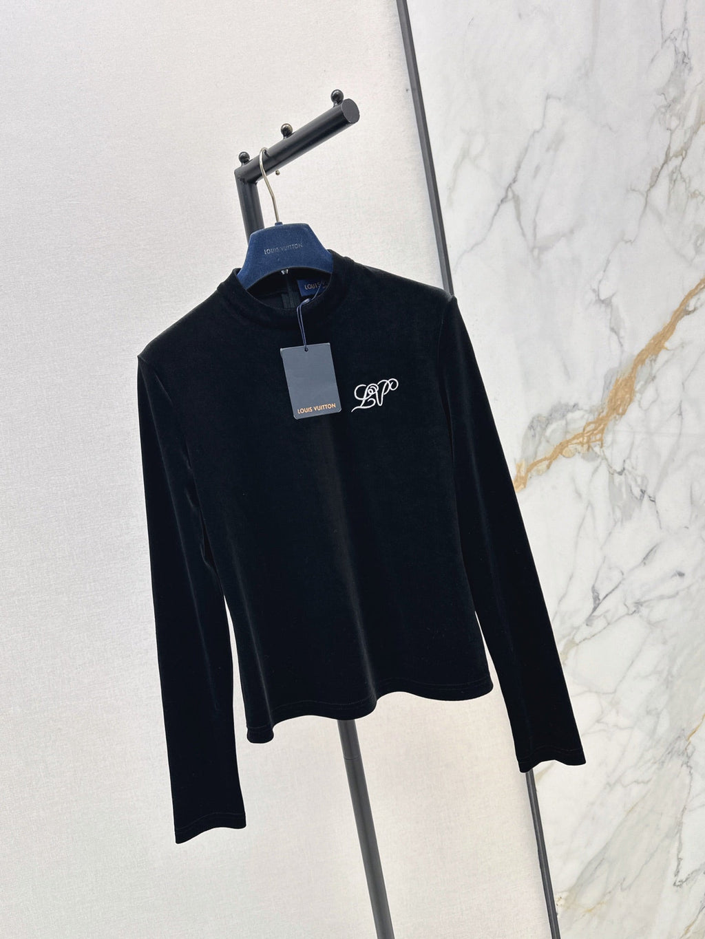 26Latest Autumn/Winter Versatile Velvet Long-Sleeve Base Layer