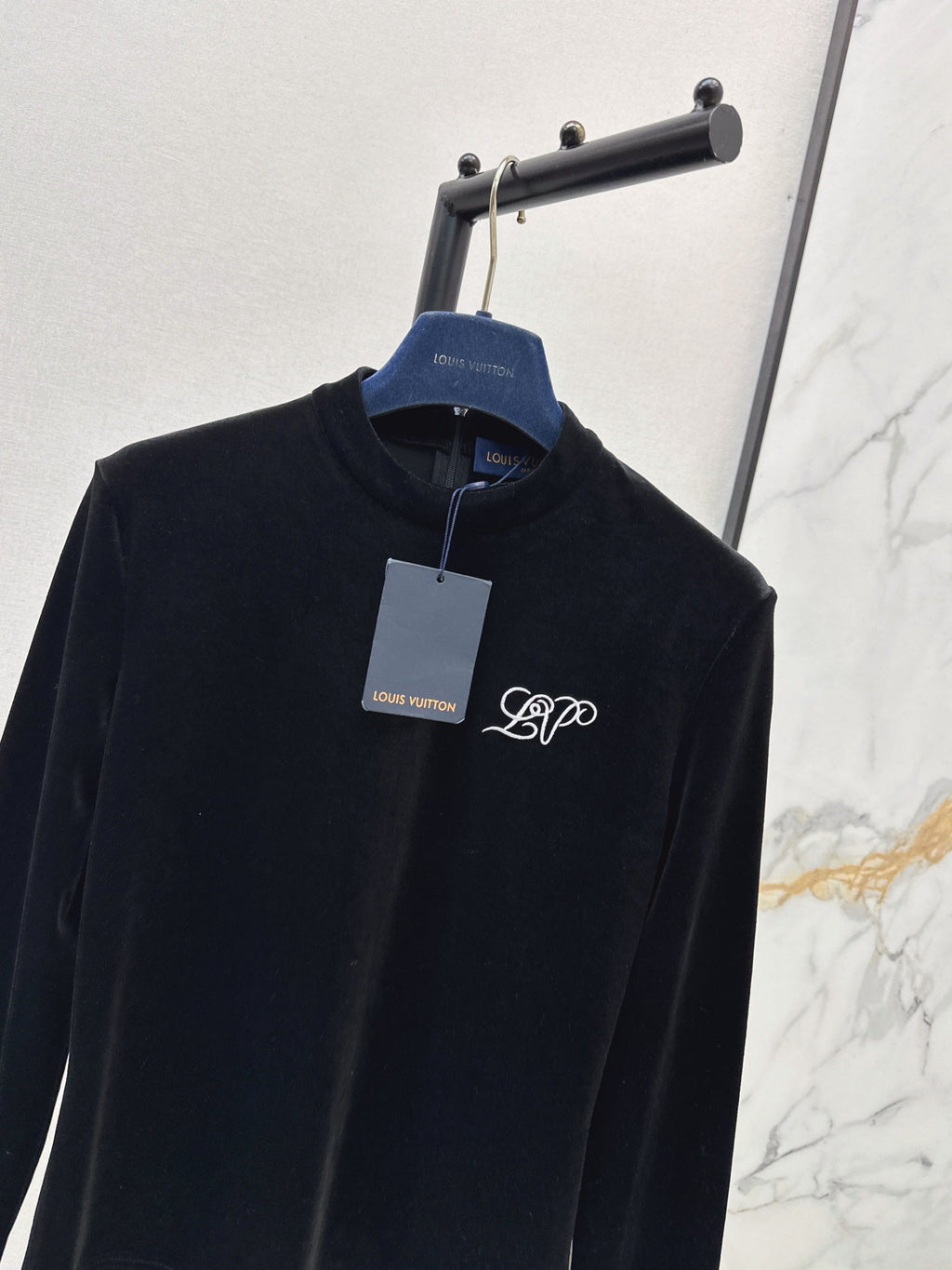 26Latest Autumn/Winter Versatile Velvet Long-Sleeve Base Layer