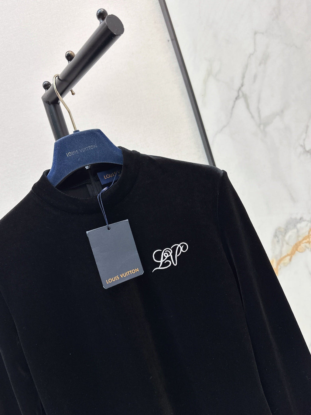 26Latest Autumn/Winter Versatile Velvet Long-Sleeve Base Layer