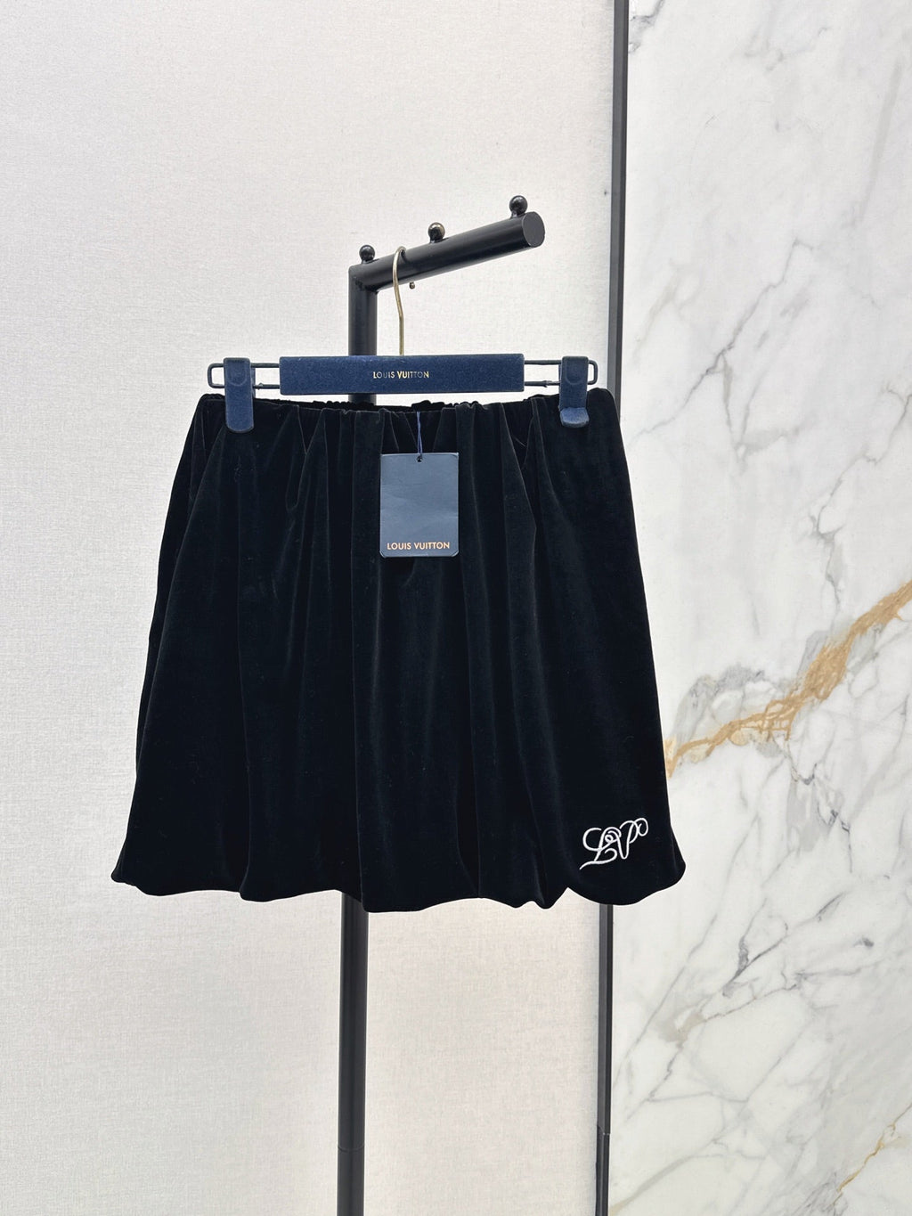 26Latest Autumn/Winter Versatile Velvet Tulip Skirt