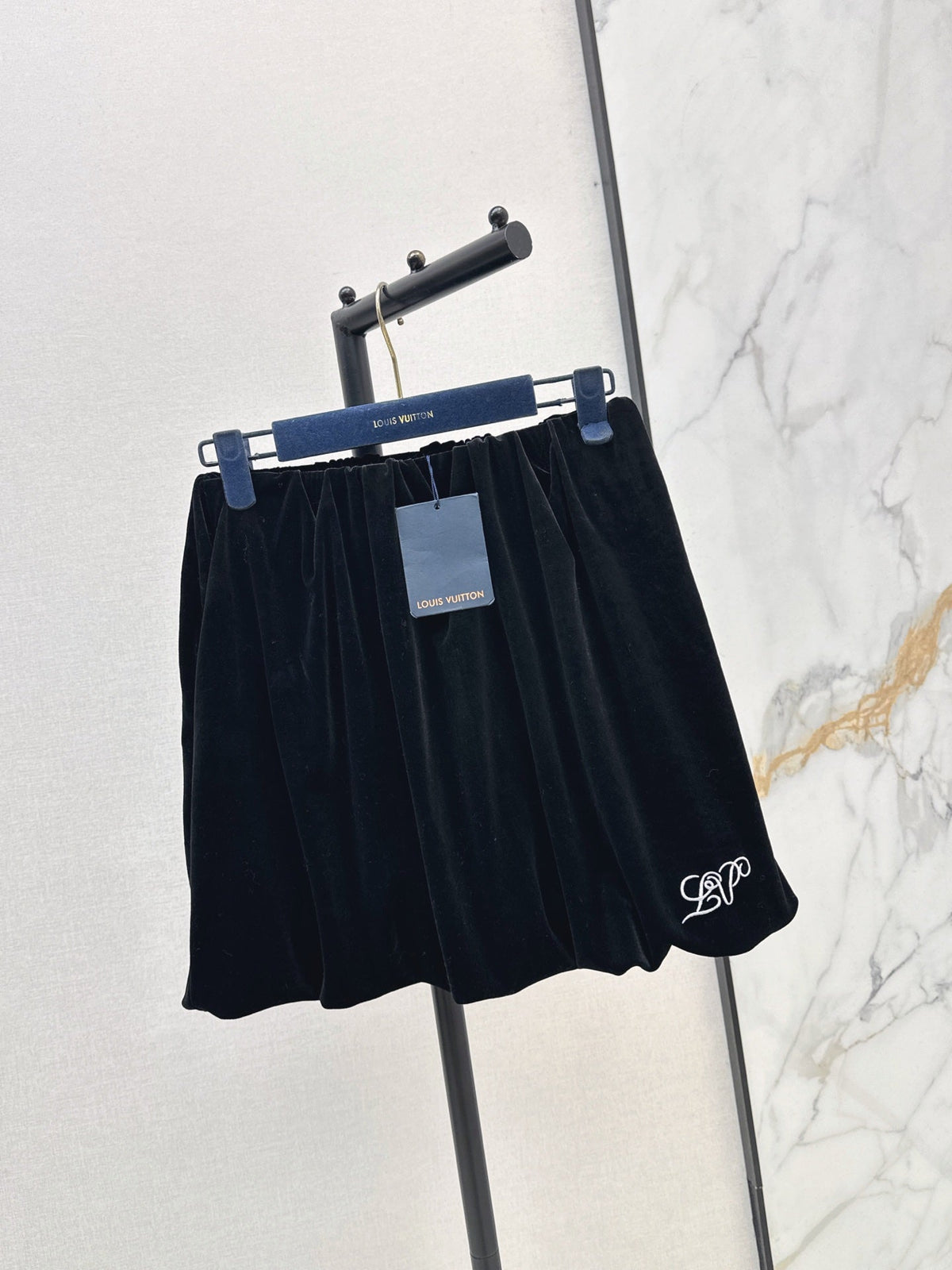 26Latest Autumn/Winter Versatile Velvet Tulip Skirt