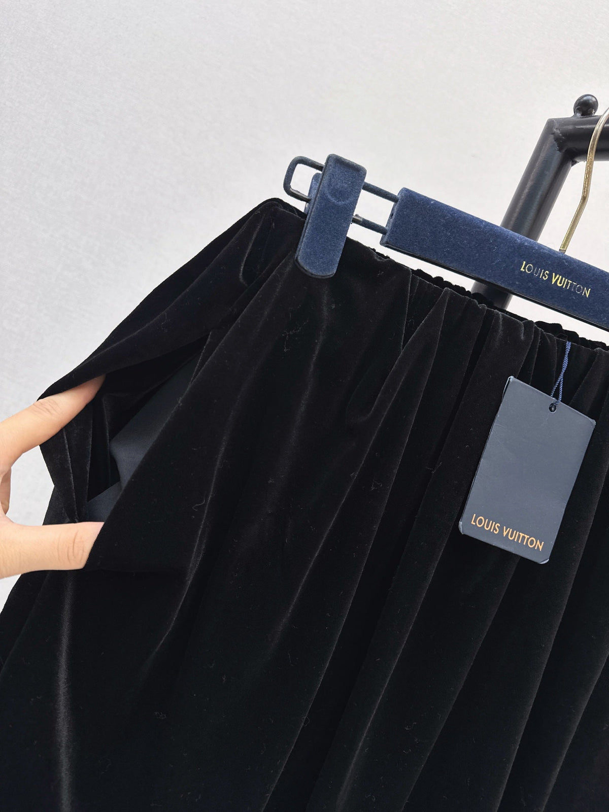 26Latest Autumn/Winter Versatile Velvet Tulip Skirt
