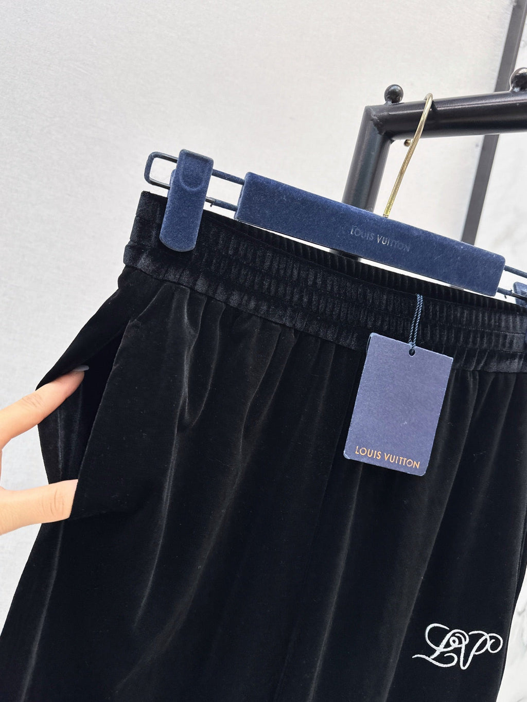 26Latest Autumn/Winter Versatile Straight-Leg Velvet Trousers