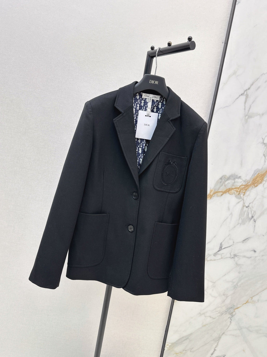 26Latest Minimalist-Style Blazer for Autumn/Winter