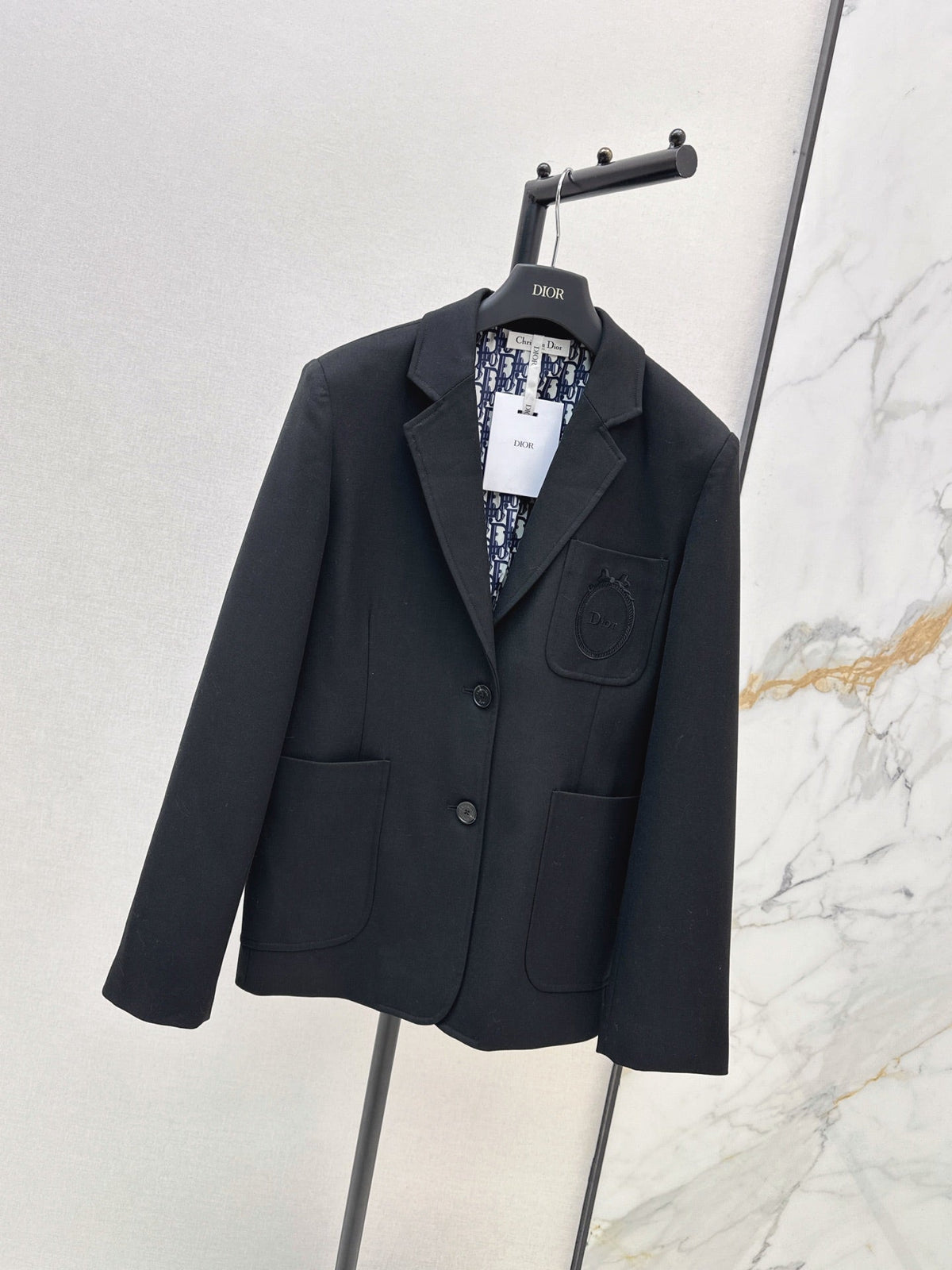 26Latest Minimalist-Style Blazer for Autumn/Winter