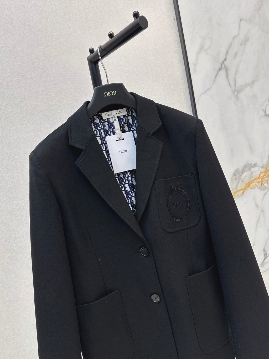 26Latest Minimalist-Style Blazer for Autumn/Winter