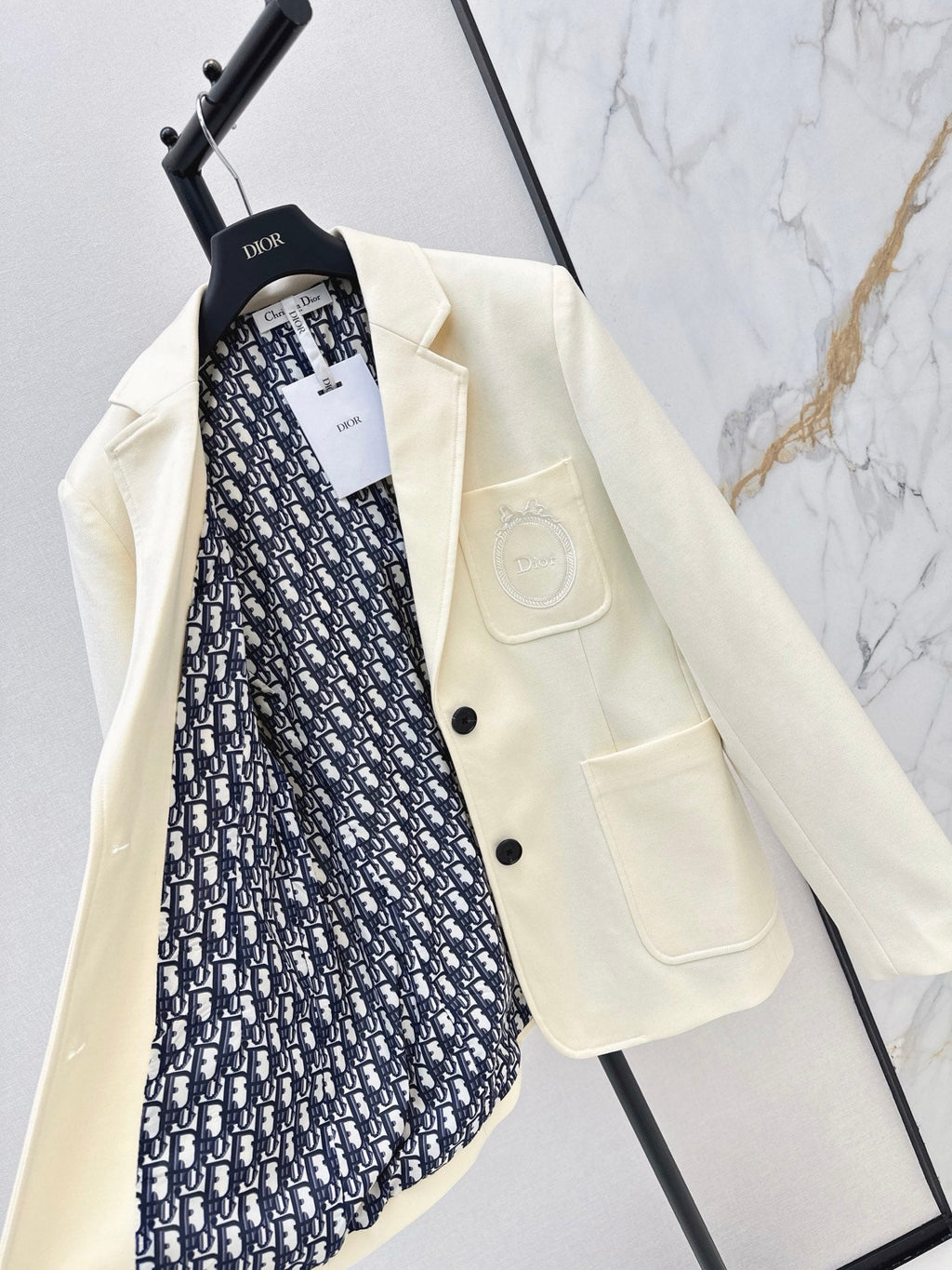 26Latest Minimalist-Style Blazer for Autumn/Winter