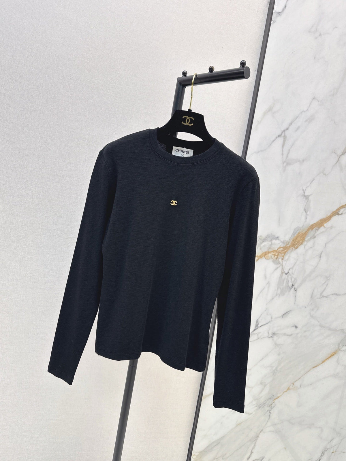 26Latest Autumn/Winter Base Layer with Hardware Accents
