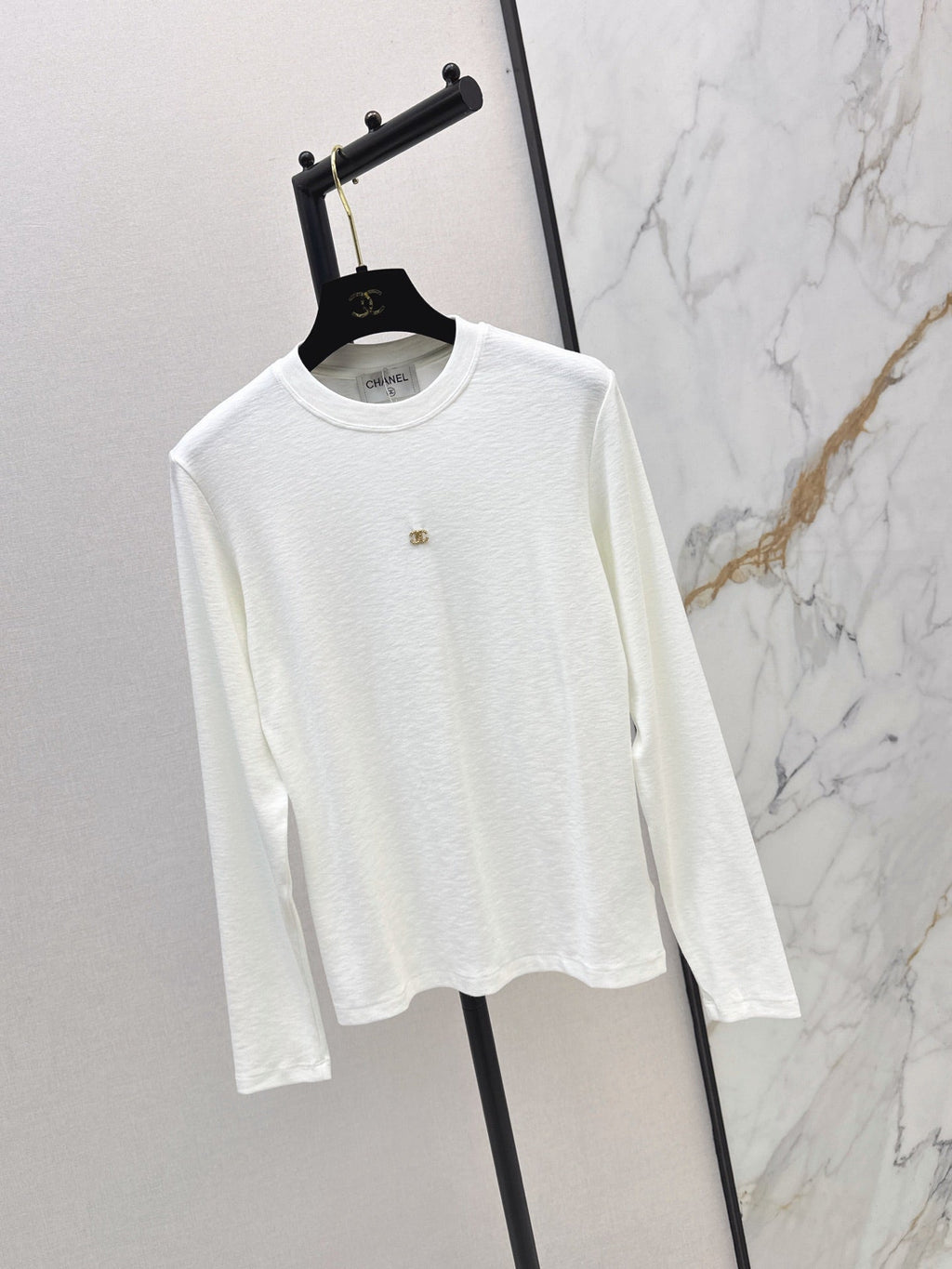 26Latest Autumn/Winter Base Layer with Hardware Accents