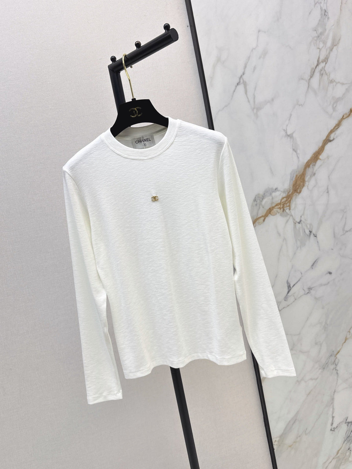 26Latest Autumn/Winter Base Layer with Hardware Accents