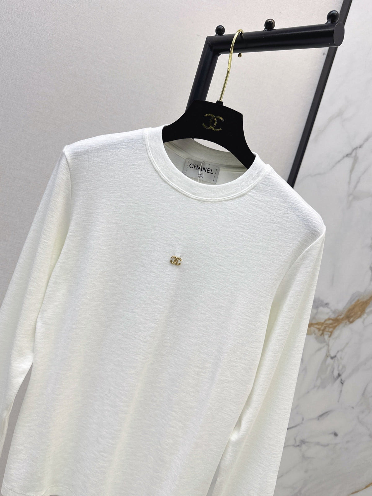 26Latest Autumn/Winter Base Layer with Hardware Accents