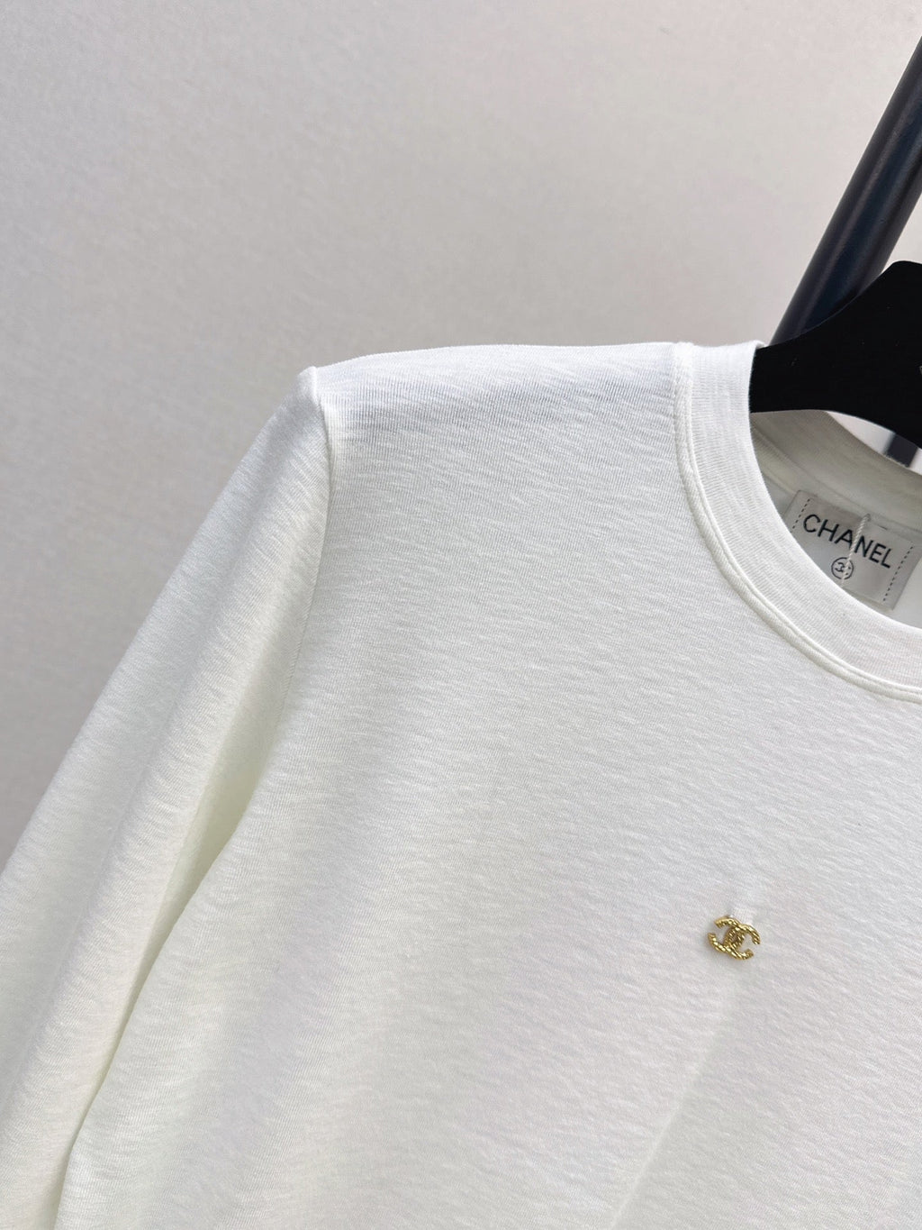 26Latest Autumn/Winter Base Layer with Hardware Accents