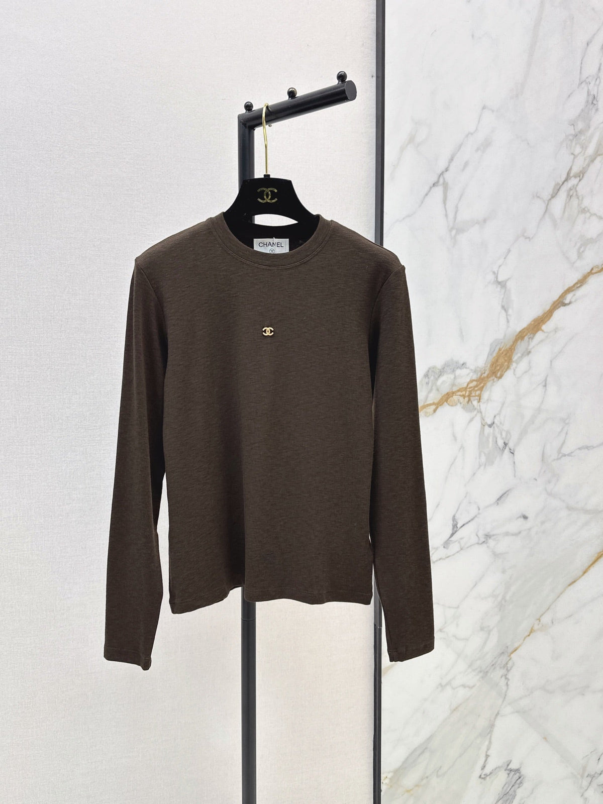 26Latest Autumn/Winter Base Layer with Hardware Accents