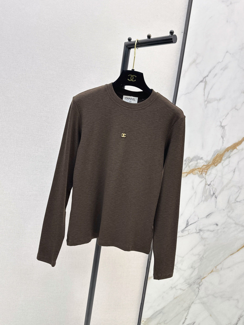 26Latest Autumn/Winter Base Layer with Hardware Accents