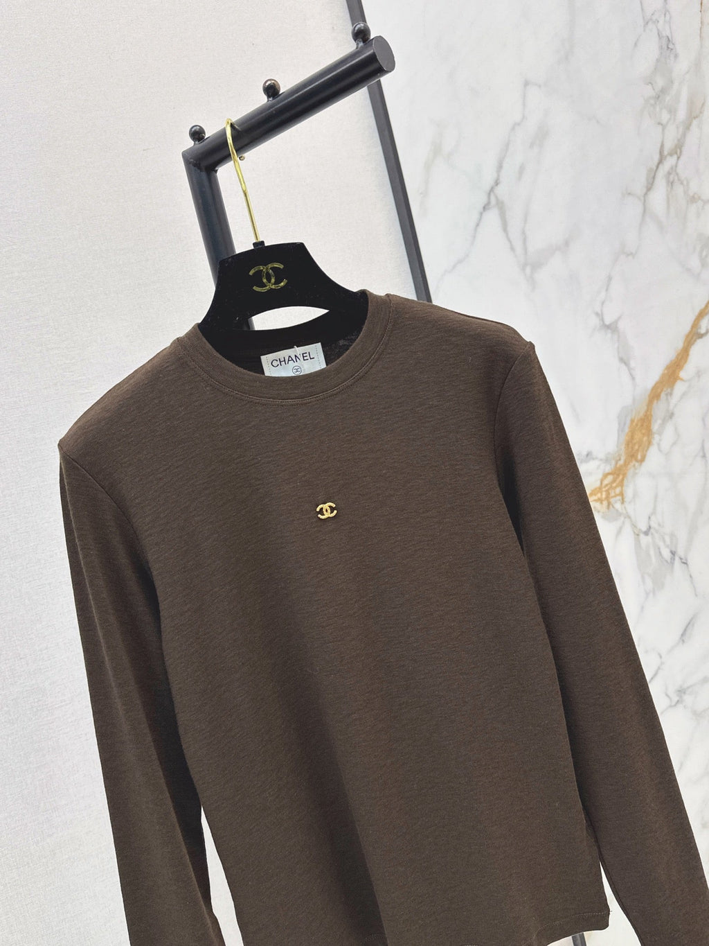 26Latest Autumn/Winter Base Layer with Hardware Accents