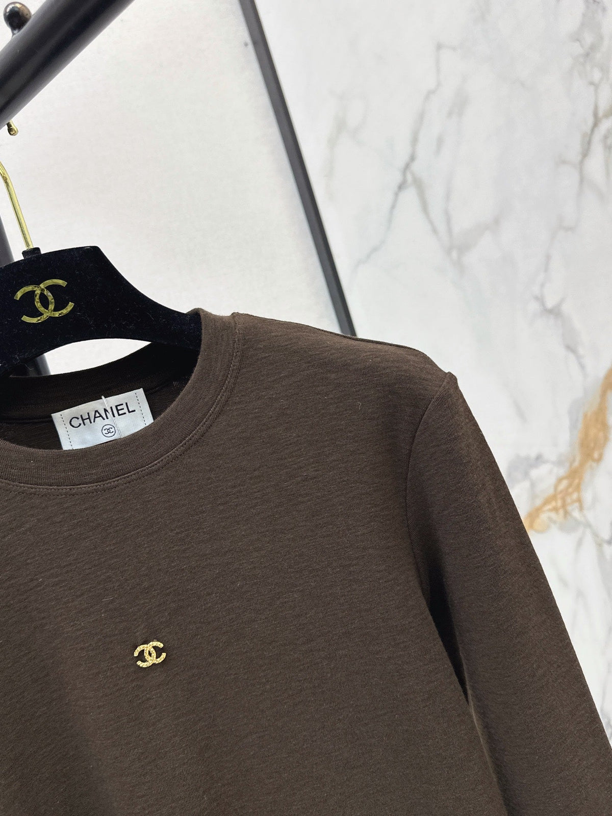 26Latest Autumn/Winter Base Layer with Hardware Accents