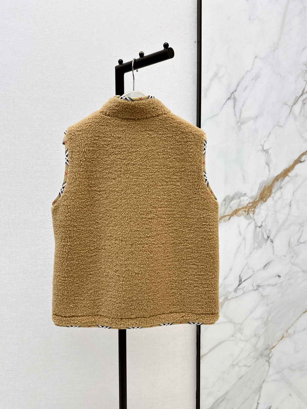 26New Classic Stand-Collar Eco-Friendly Faux Shearling Vest (Autumn/Winter Collection)
